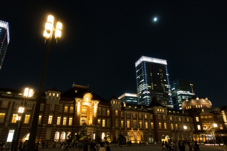 夜の東京駅